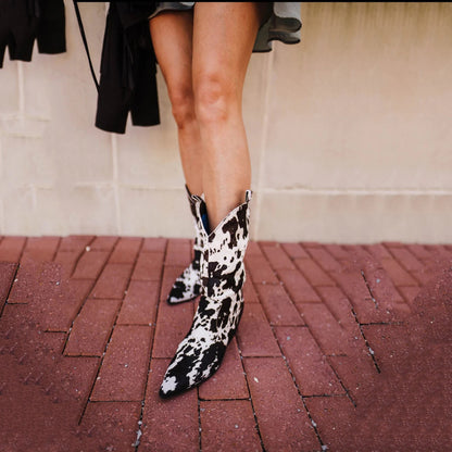 Graceful Orthopedic Boots for Modern Look