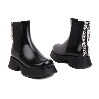 Graceful Orthopedic Boots for Modern Look