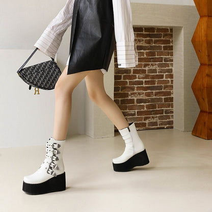 Graceful Orthopedic Boots for Modern Look
