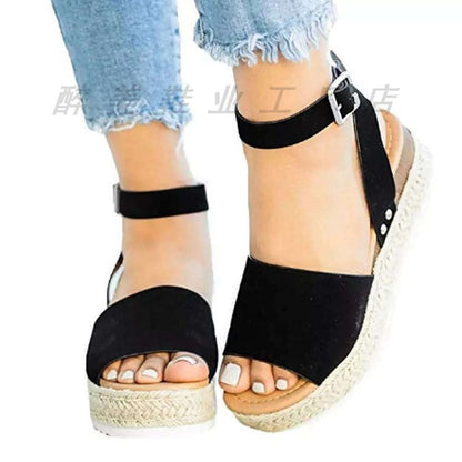 Chic Orthopedic Sandals with Unique Design