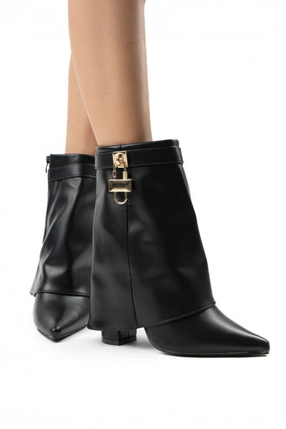 Graceful Orthopedic Boots for Modern Look