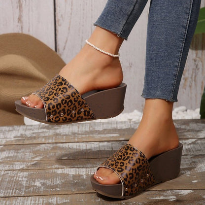 Graceful Orthopedic Sandals for Modern Look