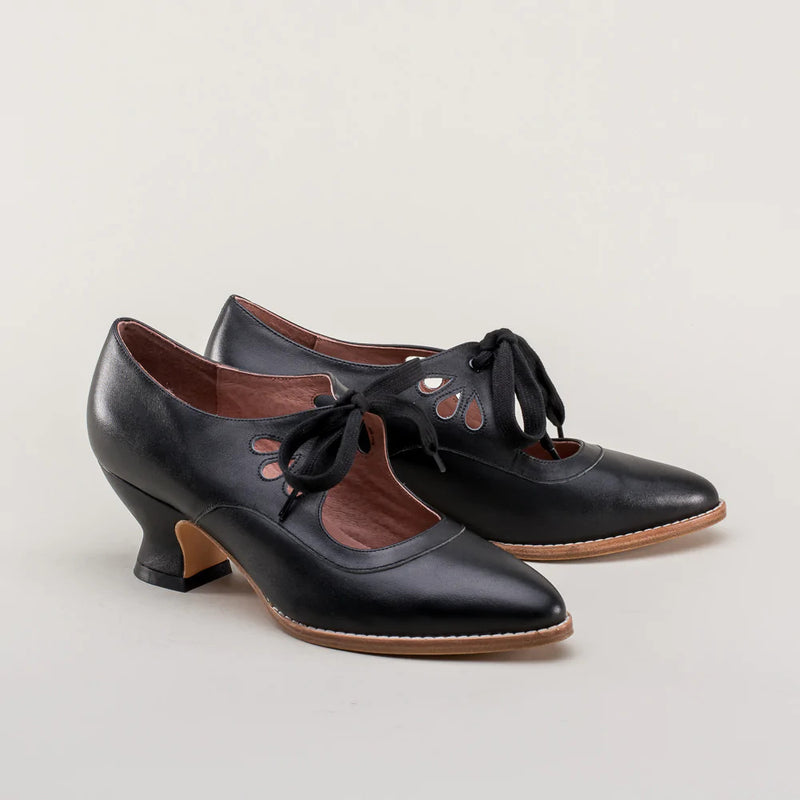Chic Orthopedic Shoes with Unique Design