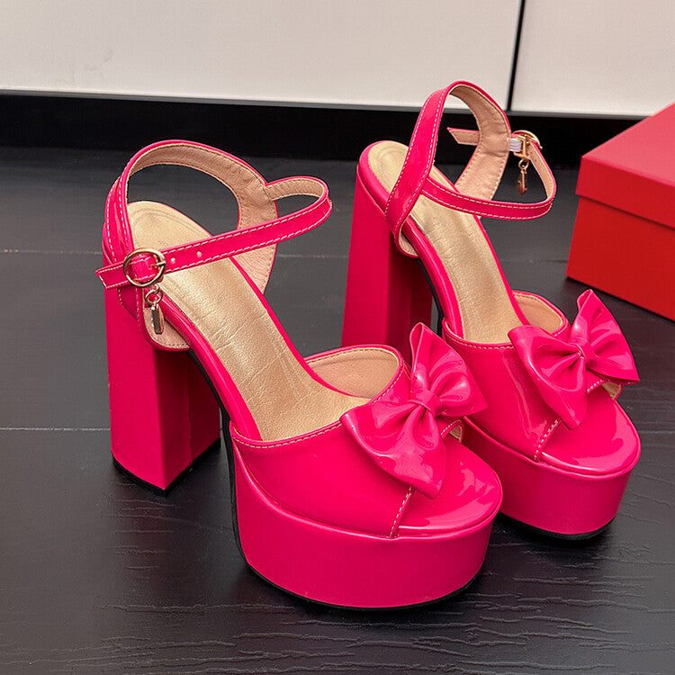 Graceful Orthopedic Sandals for Modern Look