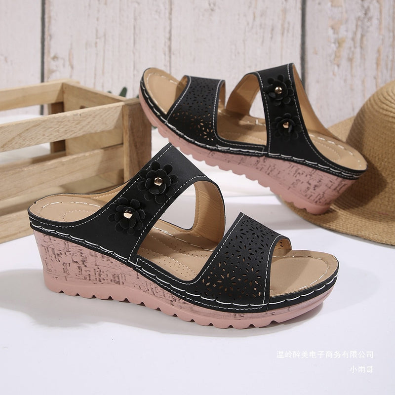 Chic Orthopedic Sandals with Unique Design