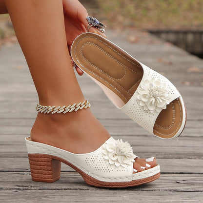 Chic Orthopedic Sandals with Unique Design