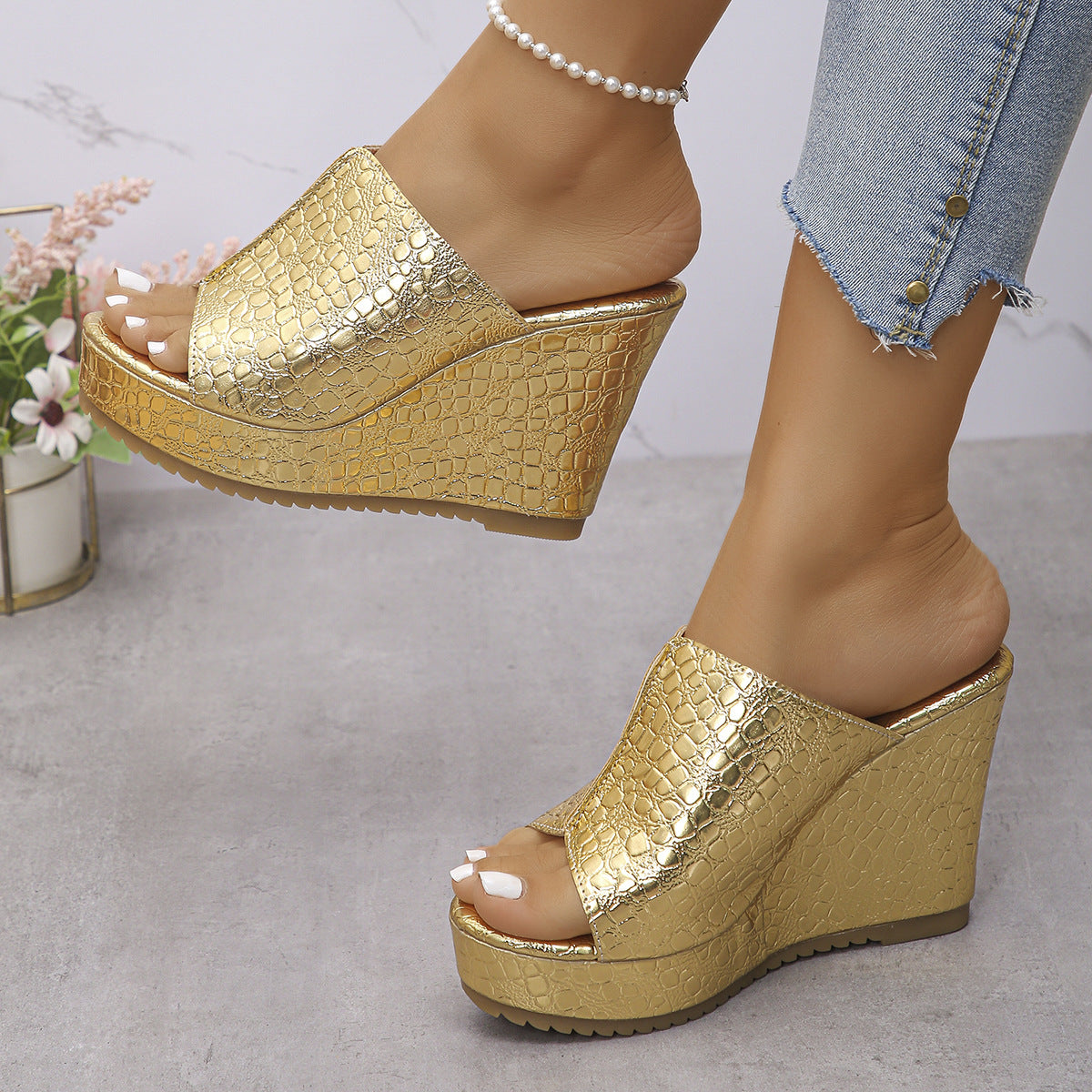 Chic Orthopedic Sandals with Unique Design