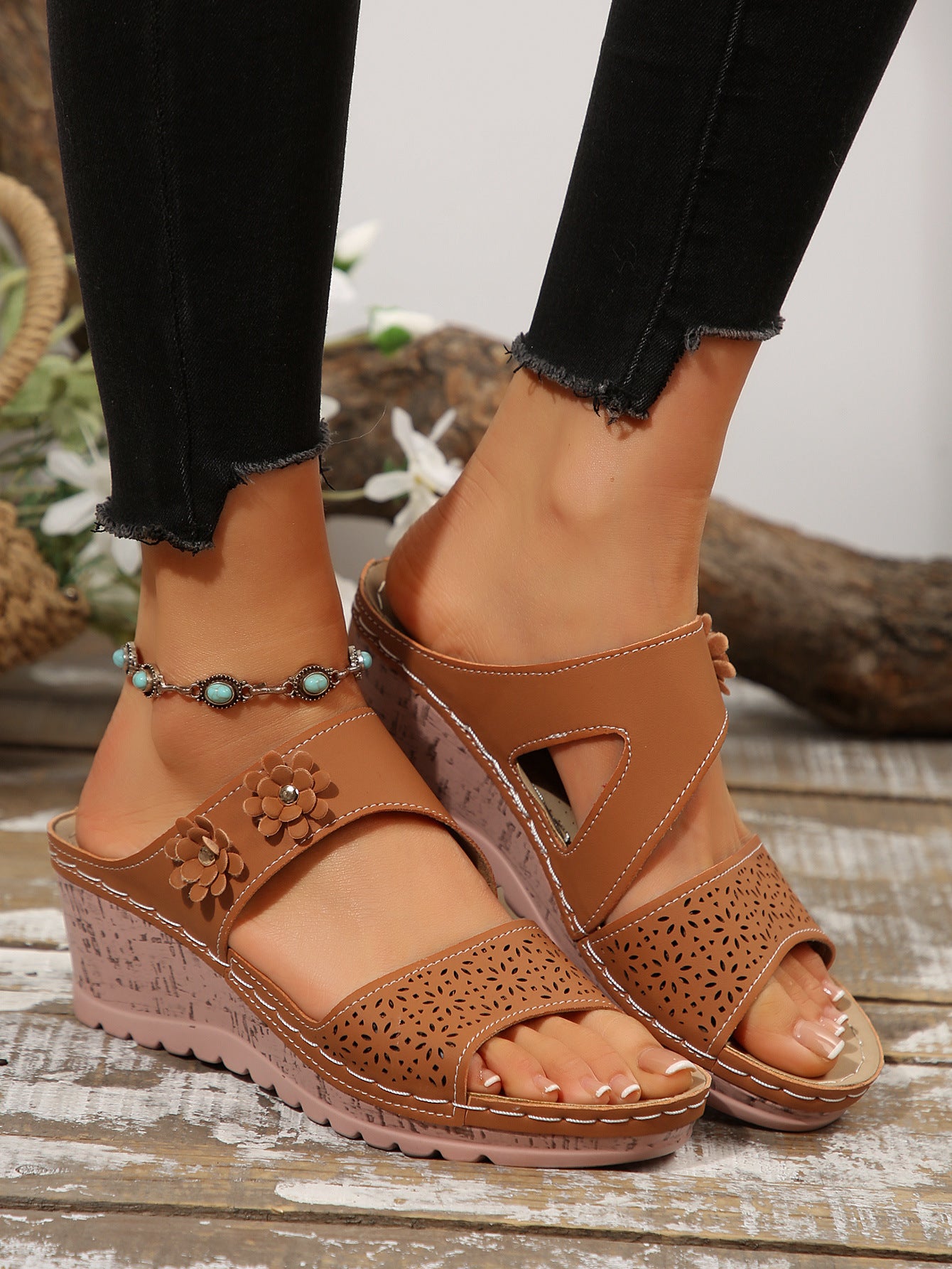 Chic Orthopedic Sandals with Unique Design