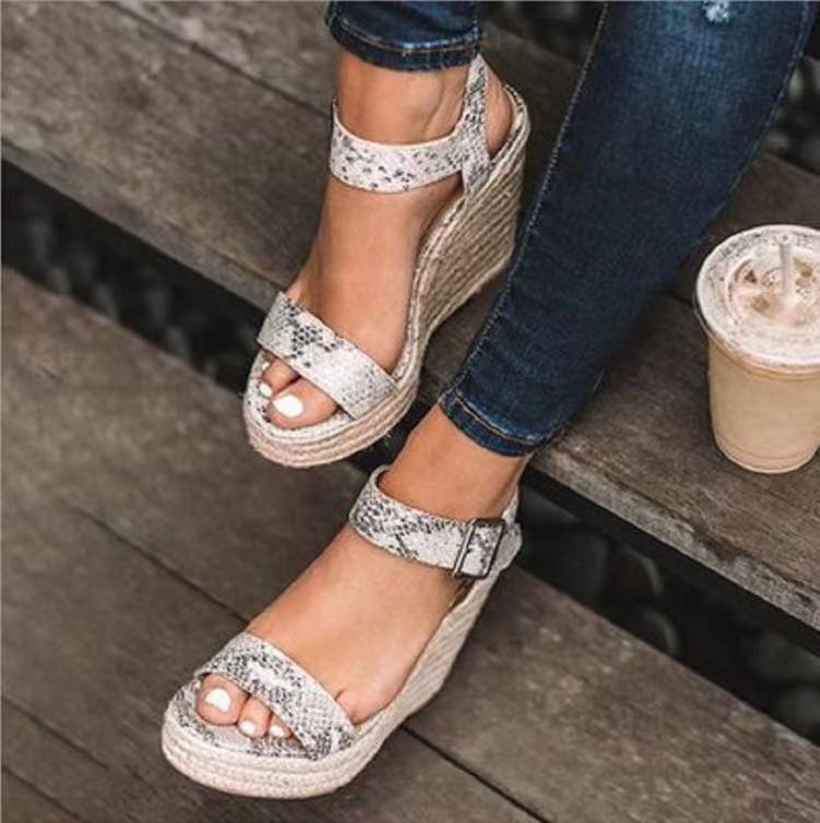 Graceful Orthopedic Sandals for Modern Look