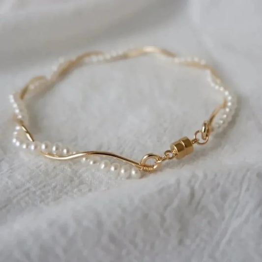 Classic Pearl Bracelet with Timeless Appeal