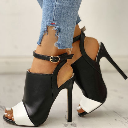 Graceful Orthopedic Sandals for Modern Look