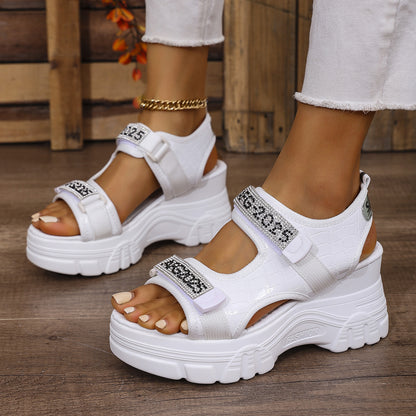 Chic Orthopedic Sandals with Unique Design