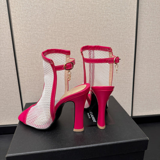 Graceful Orthopedic Boots for Modern Look