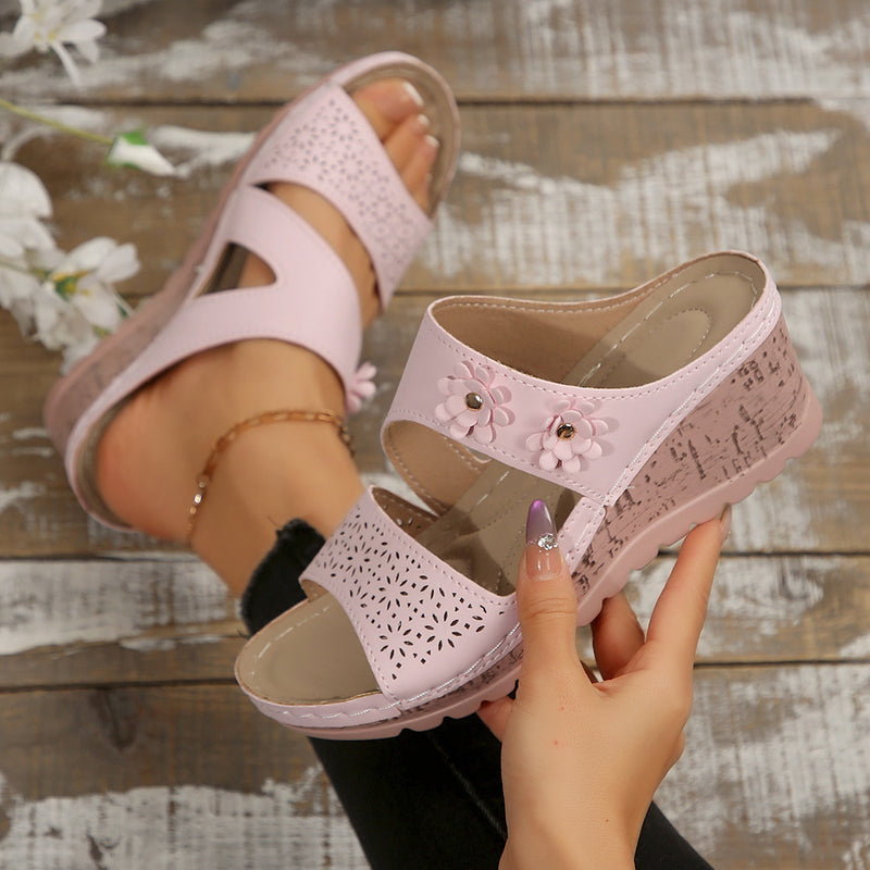 Chic Orthopedic Sandals with Unique Design