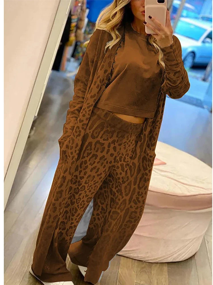 LM | Set consisting of leopard print vest, long sleeve pocket and trousers with elastic waistband