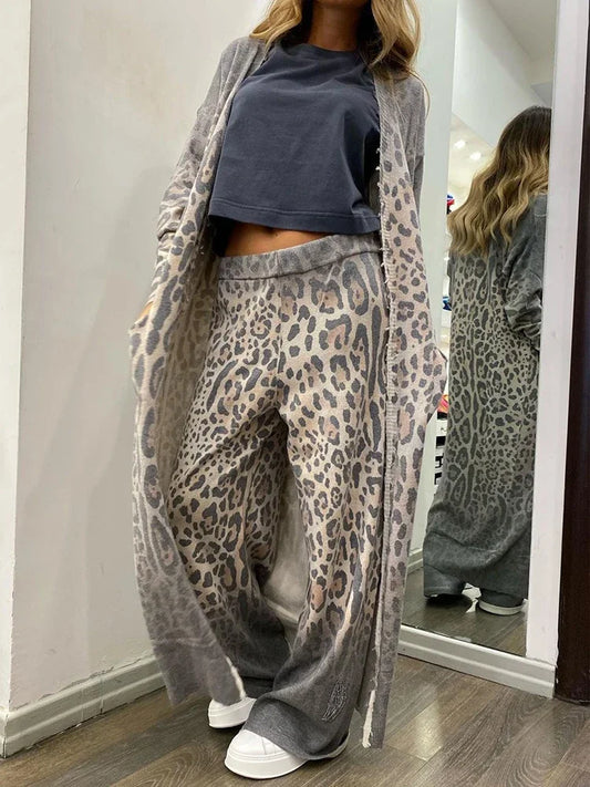 LM | Set consisting of leopard print vest, long sleeve pocket and trousers with elastic waistband