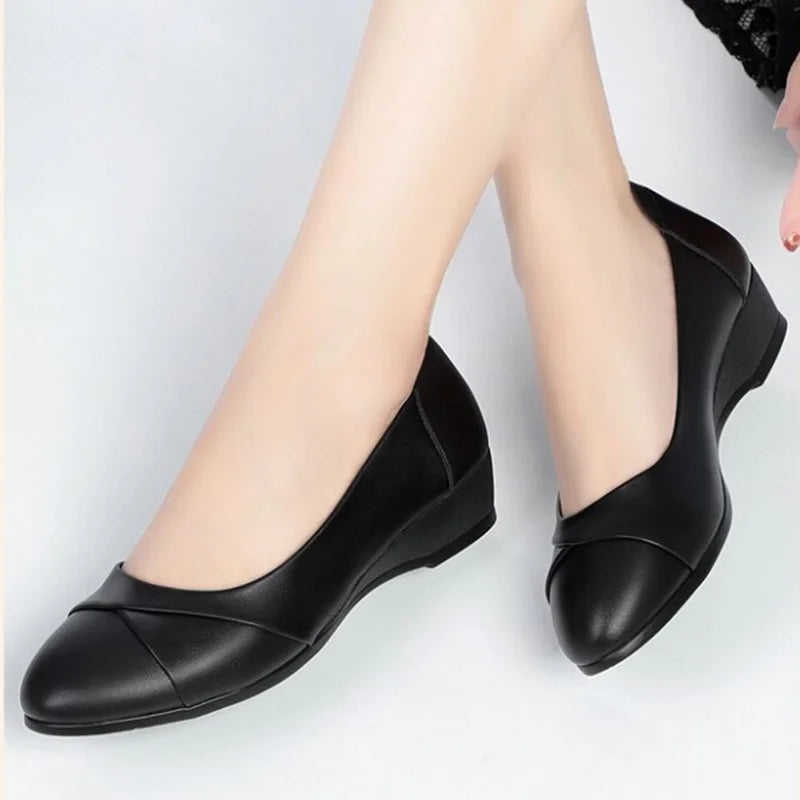 Durable and Supportive Orthopedic Shoes