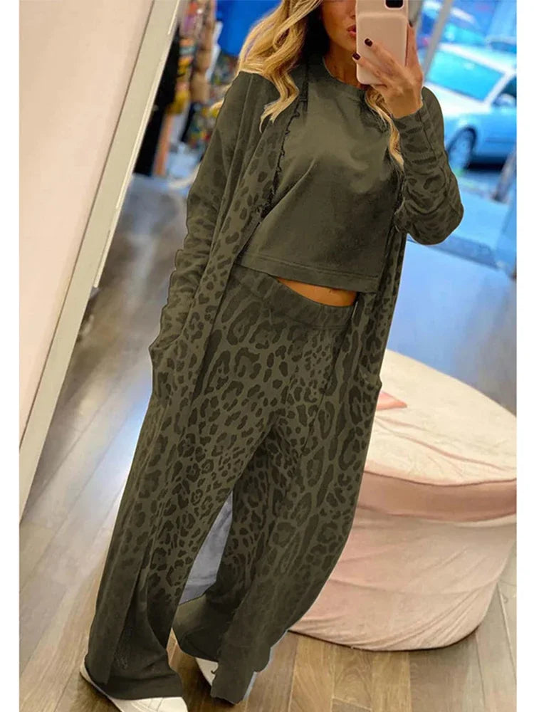 LM | Set consisting of leopard print vest, long sleeve pocket and trousers with elastic waistband