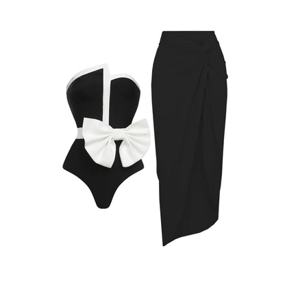 Finely Styled Swimsuit With a Classic Look