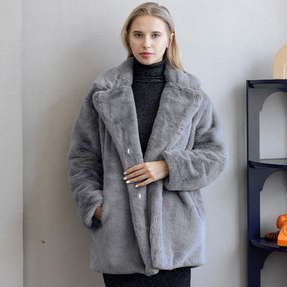 LM | Luxurious fur coat for women