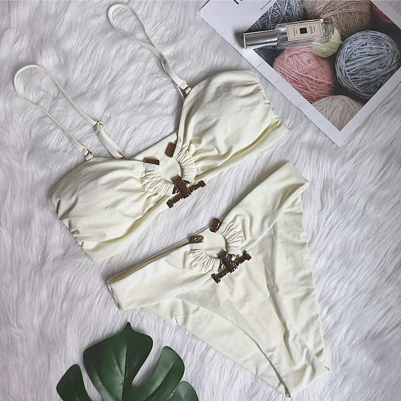 Effortlessly Bathing Suit With a Timeless Design