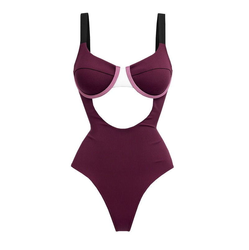 Beautifully Finished Bikini in a Timeless Design