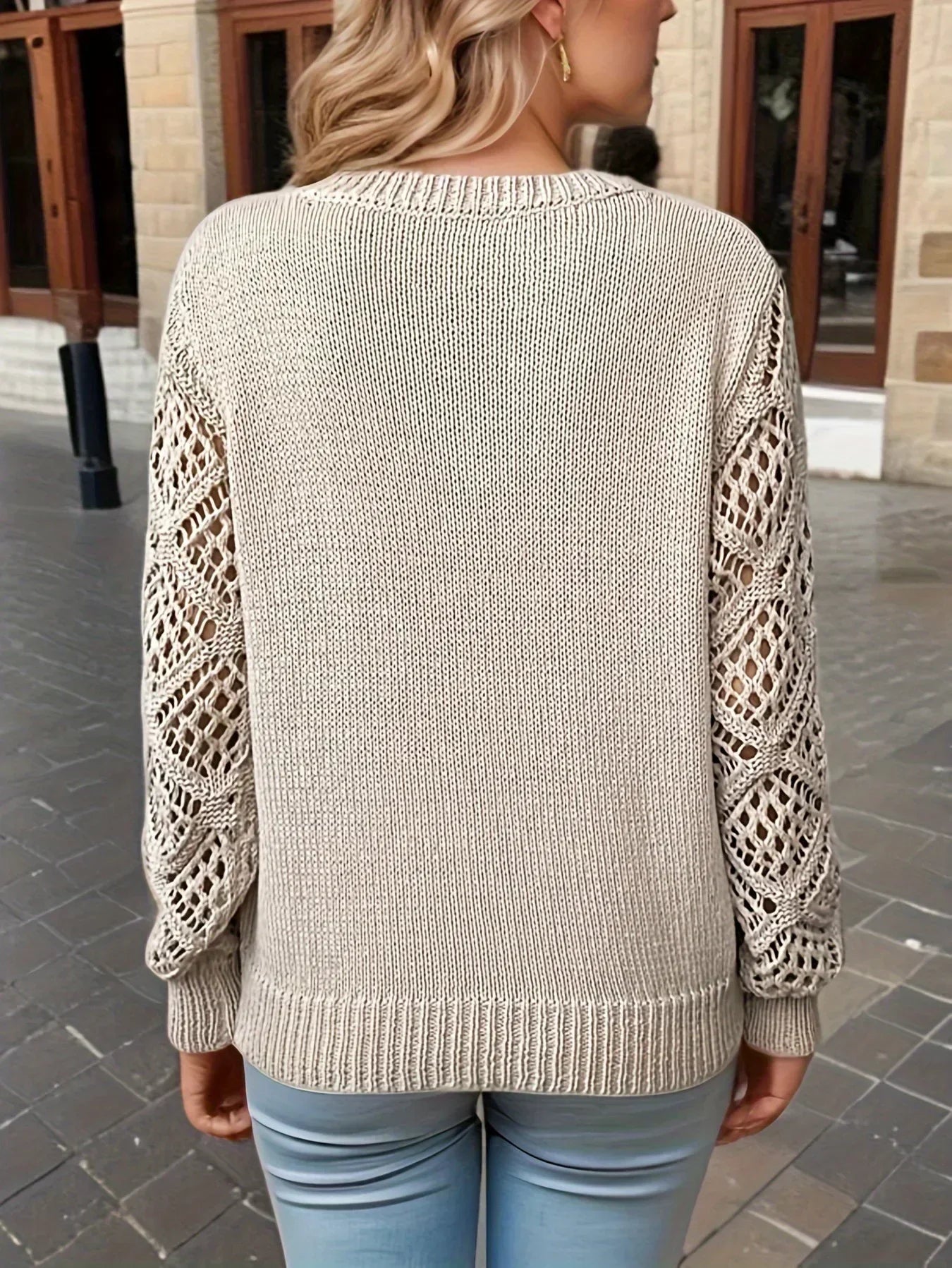 LM | Solid V-neck knitted sweater