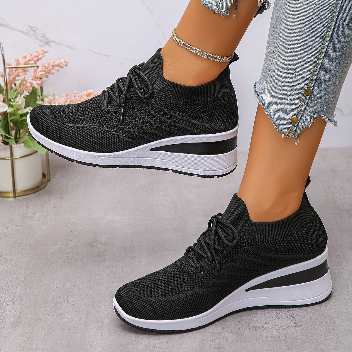 Durable and Supportive Orthopedic Sneakers