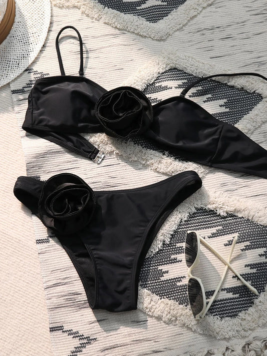 Beautifully Finished Bikini in a Timeless Design