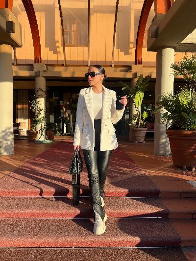 LM | Elegant texture blazer for women