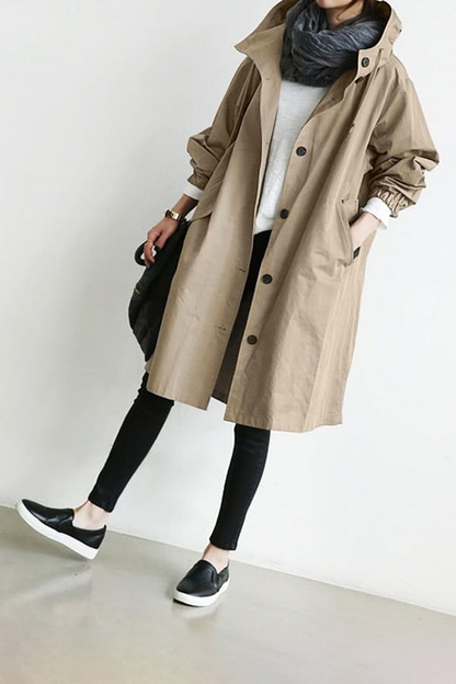 LM | Jacket with hood to protect against rain and wind