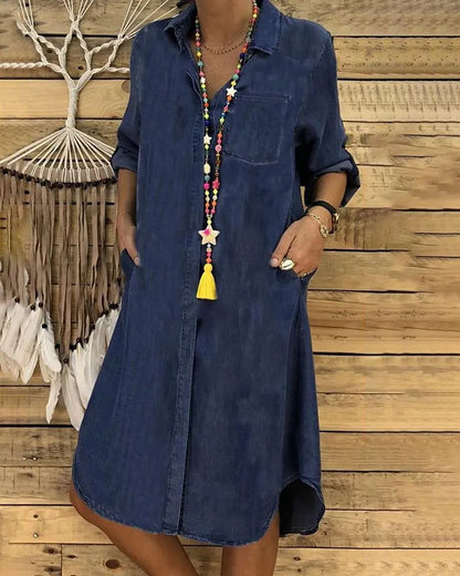 LM | Jeans midi dress with rolled-up sleeves and a breast pocket.