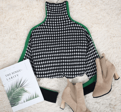 LM | Elegant sweater with black and white check pattern