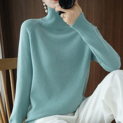 LM | Stylish turtleneck sweater