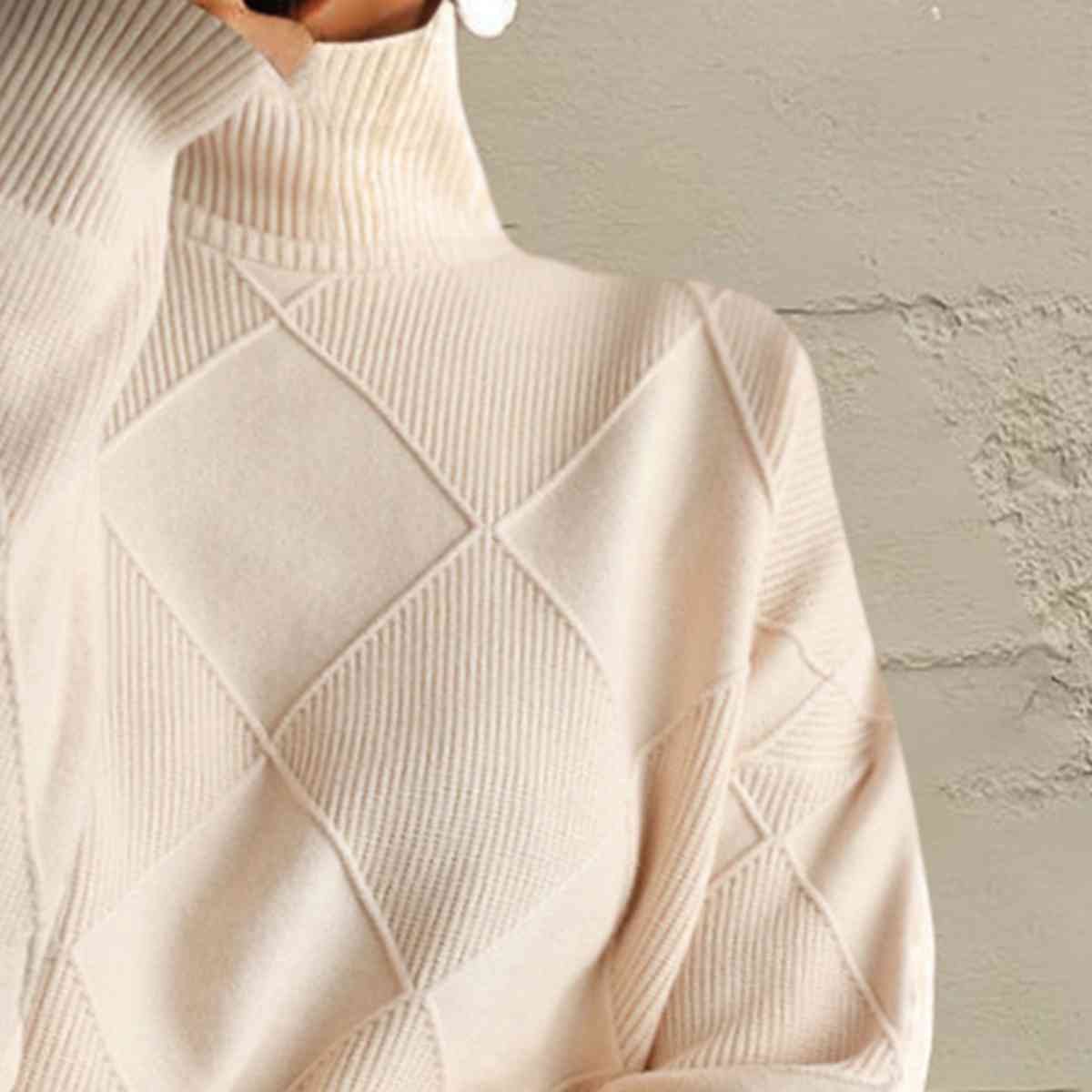 LM | Versatile and comfortable sweater
