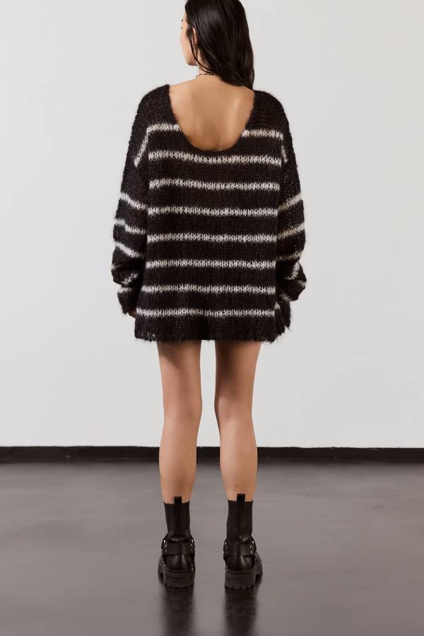 Elegantly Designed Jumper