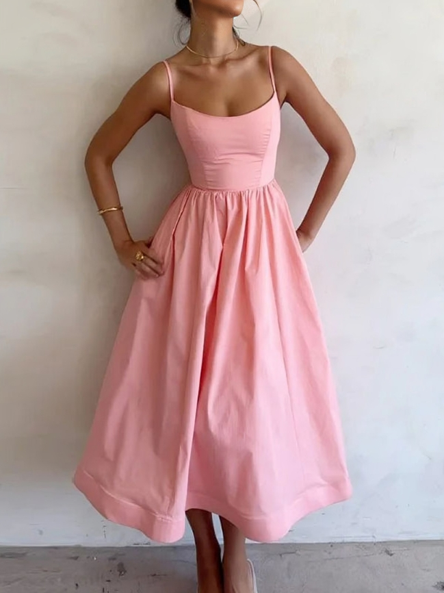 LM | Flowing maxi dress with spaghetti stars