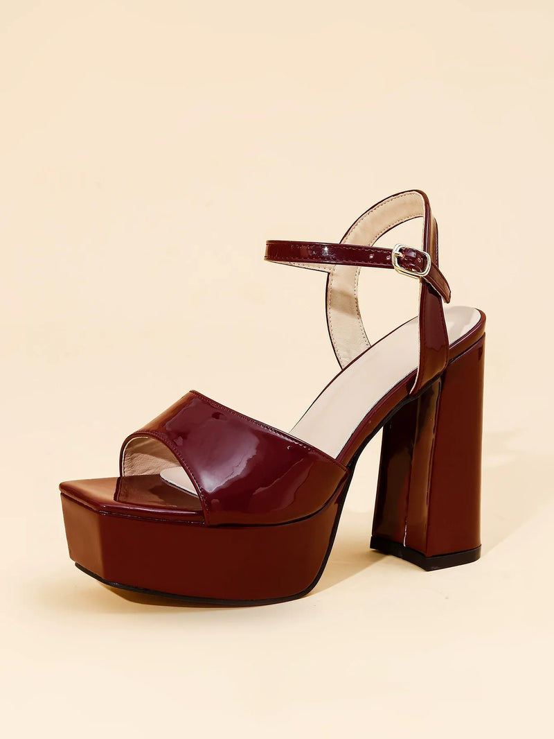 Graceful Orthopedic Sandals for Modern Look