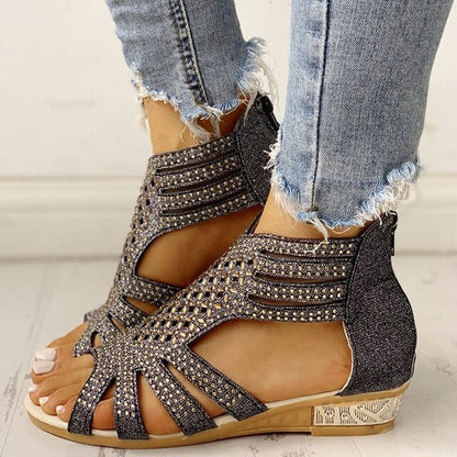 LM | Orthopaedic sandals with low heel