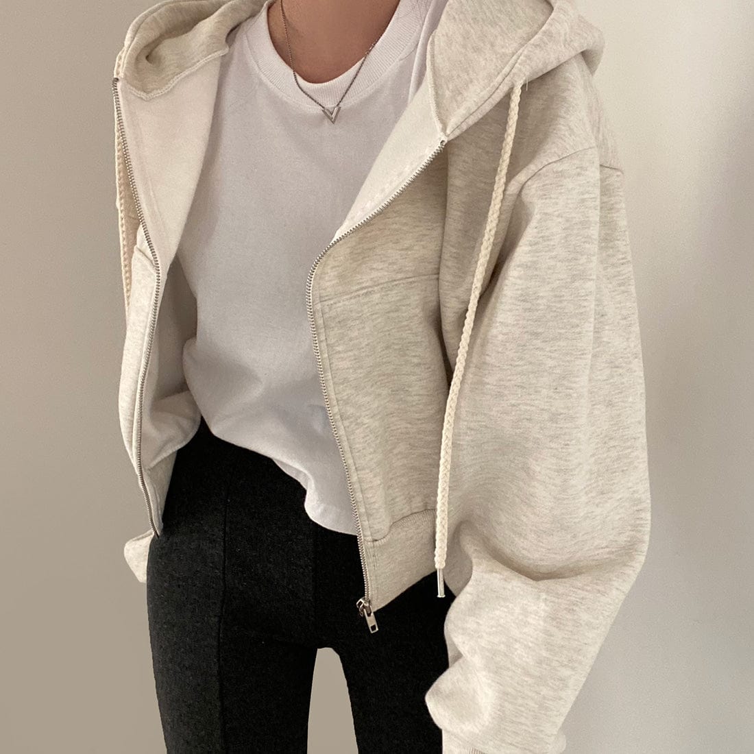 LM | Casual sweater with long sleeves and drawstring