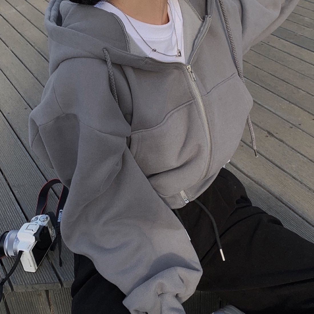 LM | Casual sweater with long sleeves and drawstring