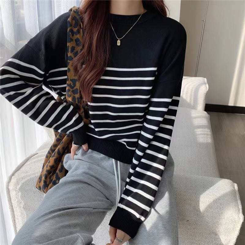 LM | Solid round neck sweater