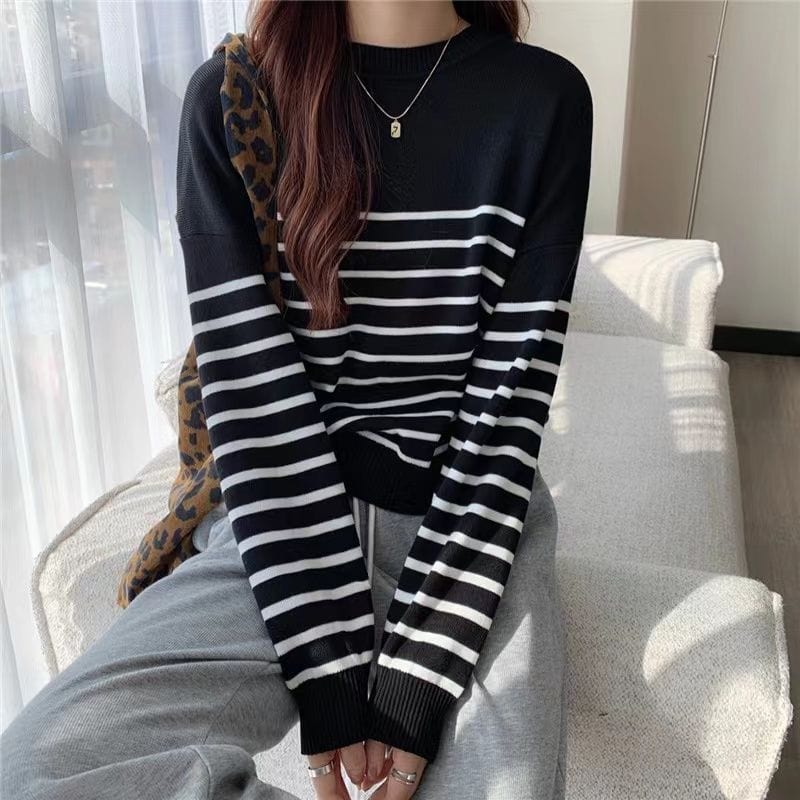 LM | Solid round neck sweater