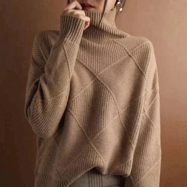 LM | Stylish turtleneck sweater