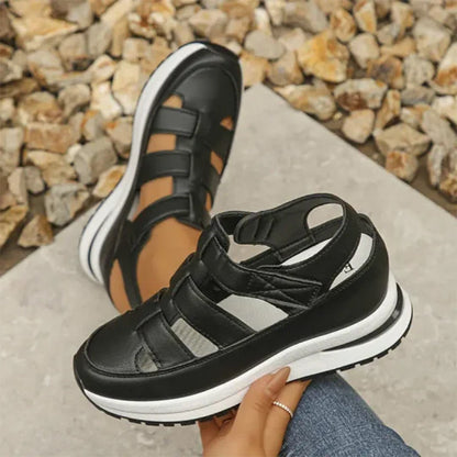 LM | Closed toe sandals