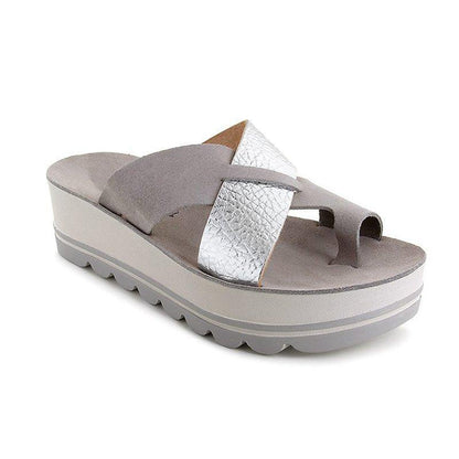 LM | Stylish platform sandals with crossed straps